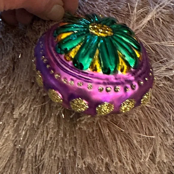 Christopher Radko? Purple and Green Floral Ornament Stunning! Vintage Glass - Picture 2 of 7
